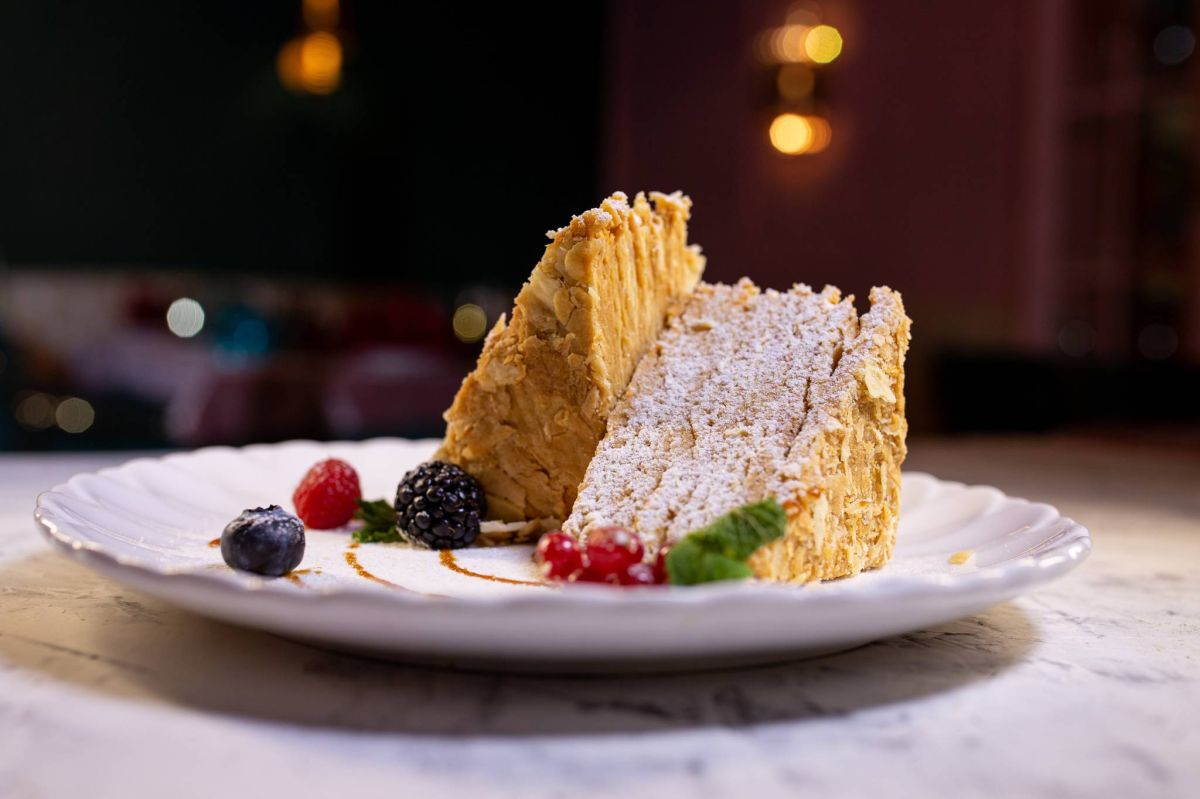 Le millefeuille pétri en napoléon pour la Noël russe