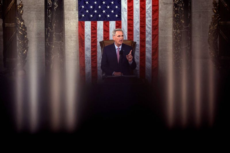 McCarthy élu « speaker » au Congrès, mais affaibli par la fronde de républicains