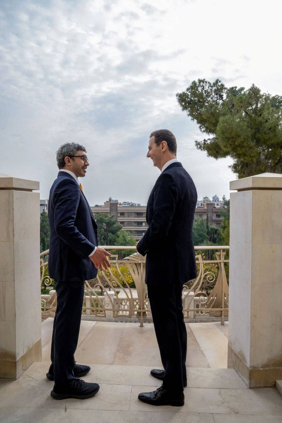 In another sign of thawing ties, Emirati FM meets Assad in Damascus
