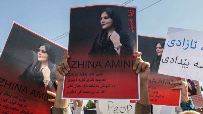 Quatre Iraniens condamnés à la prison pour avoir incité à la grève