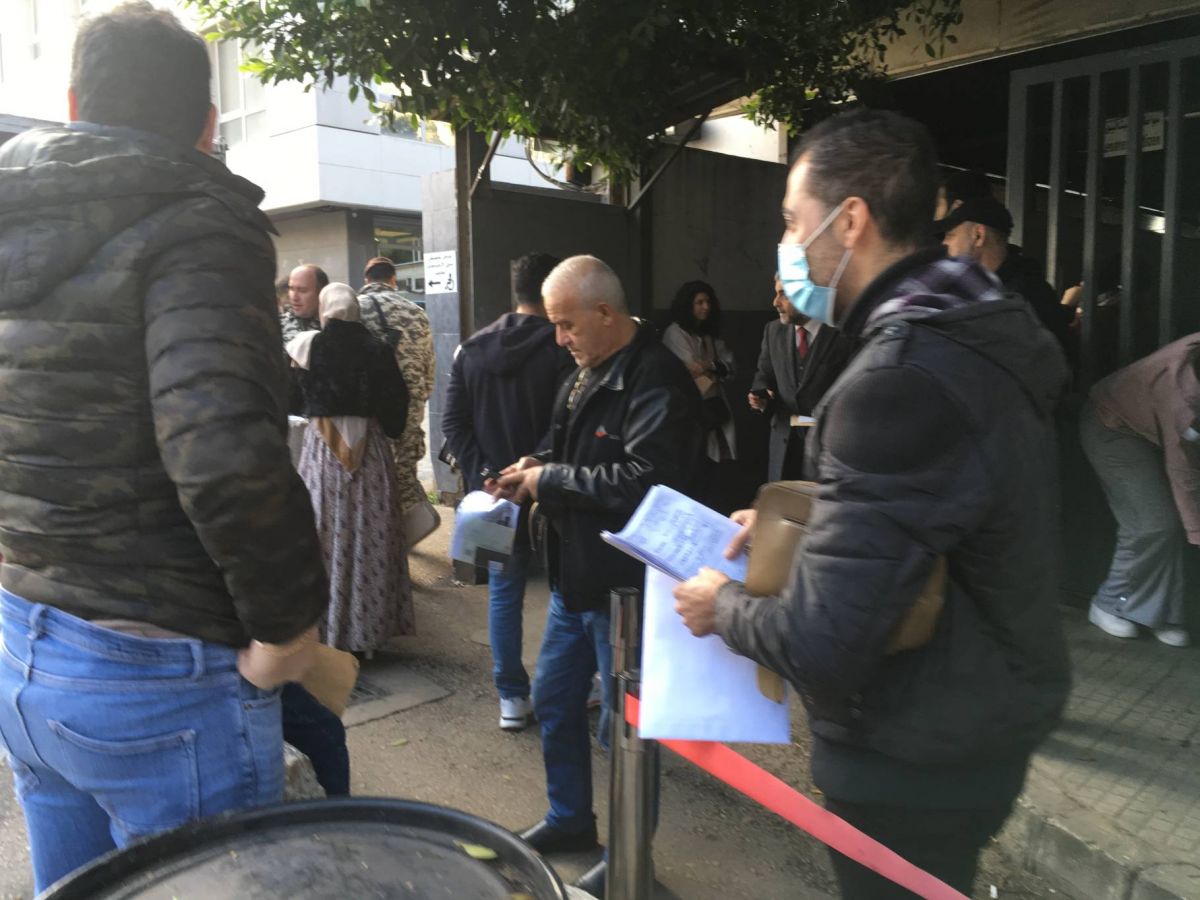 Passeports : une crise en voie de résolution
