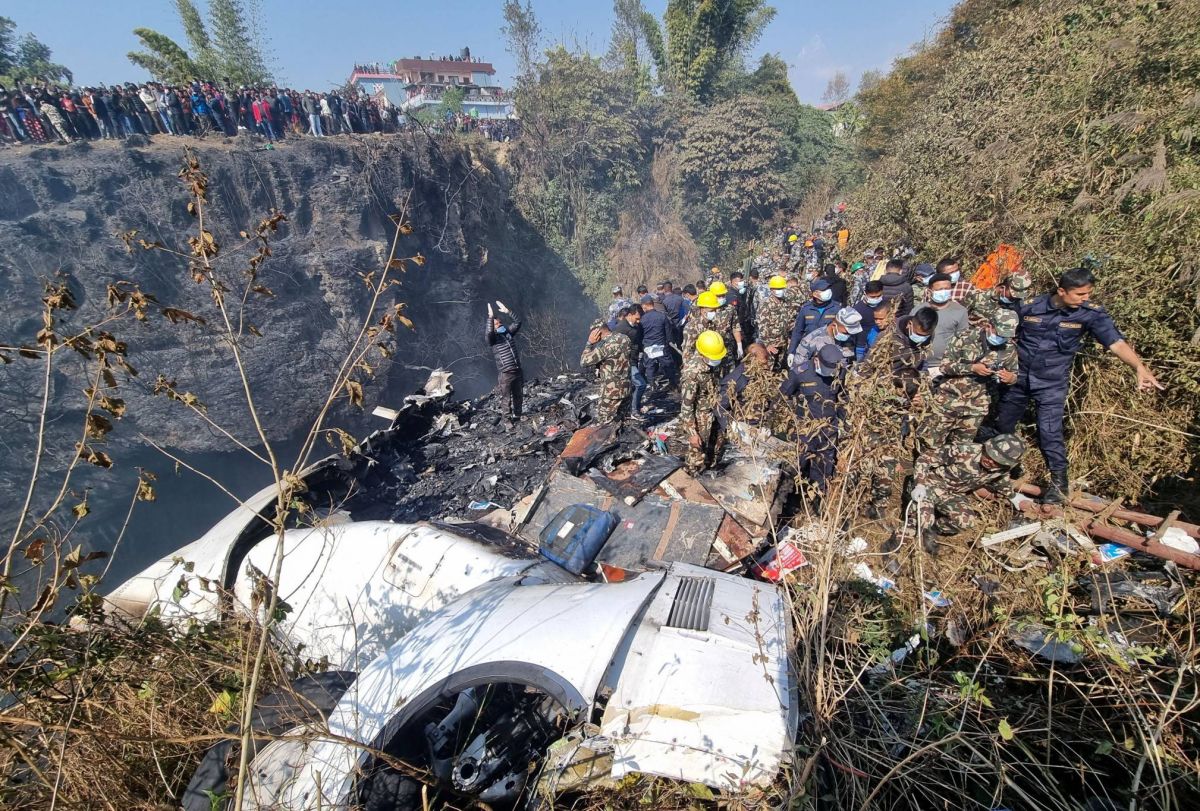 Au moins 67 morts dans la catastrophe aérienne la plus meurtrière en 30 ans