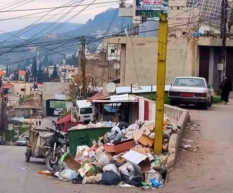 Les déchets ménagers s'entassent dans les rues du Akkar