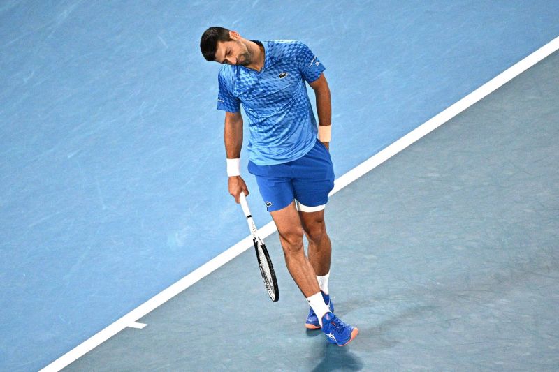 Djokovic passe malgré un couac à la cuisse