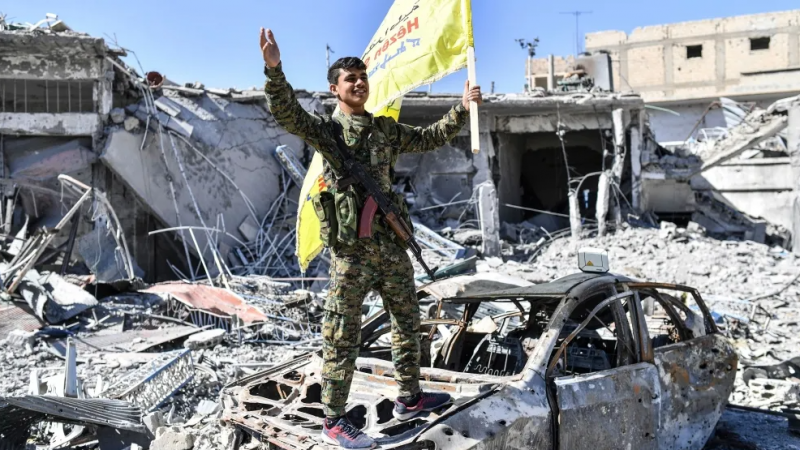 Le meurtre d’une femme et de son enfant provoque le mécontentement des Raqqaouis contre les Kurdes