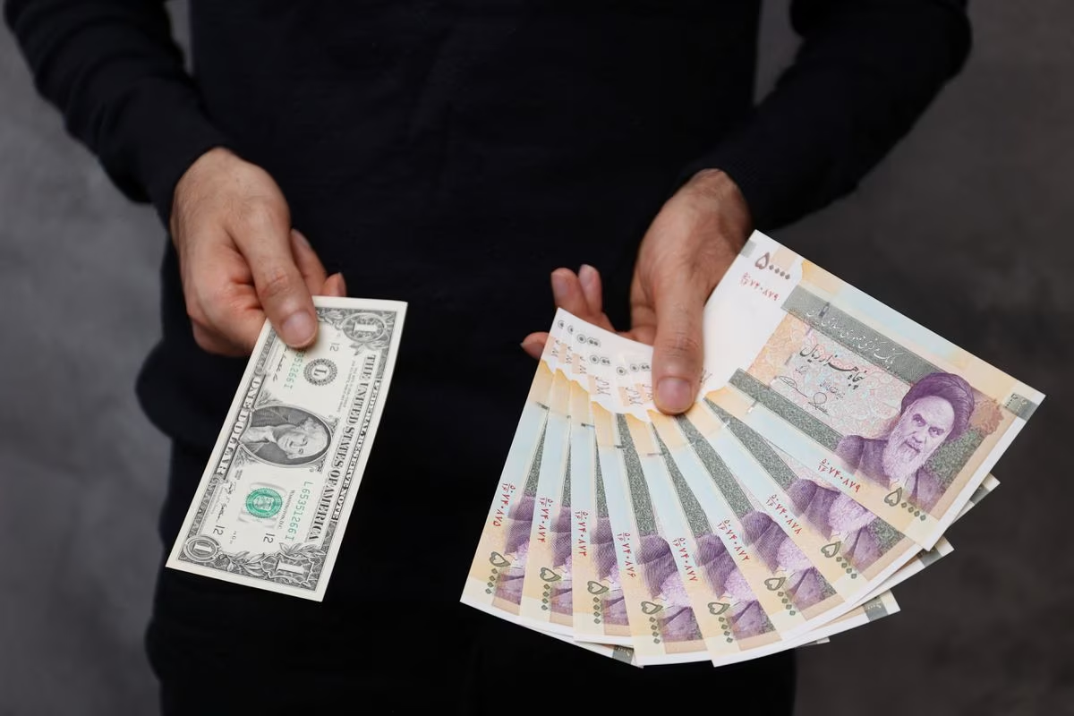 Iranian currency falls to record low amid isolation, sanctions