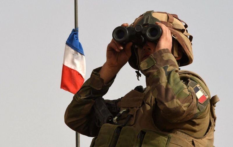 Macron promet aux armées françaises un budget en hausse à 400 milliards d'euros sur sept ans