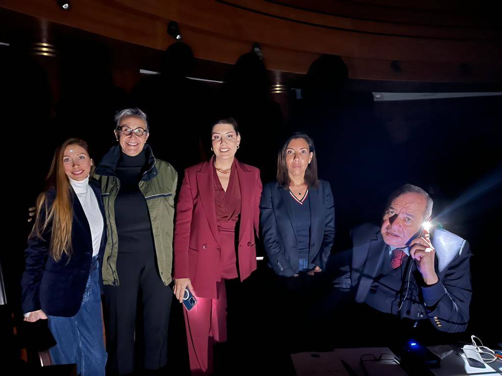 Présidentielle : des députés de la contestation toujours au Parlement, dans le noir Présidentielle : des députés de la contestation toujours au Parlement, dans le noir