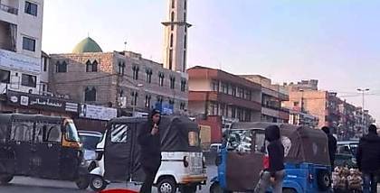 Des conducteurs de tuk-tuk bloquent des routes au Akkar