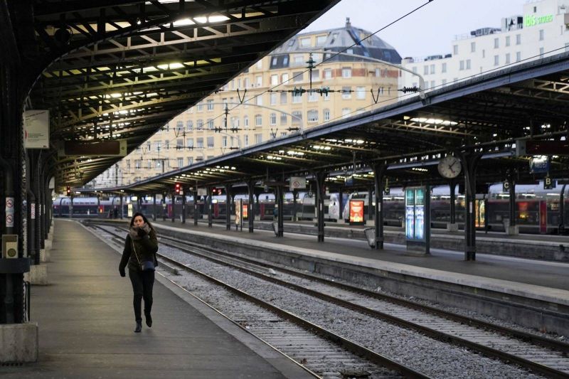 Le trafic à la gare de l'Est à Paris interrompu après un acte de malveillance, incertitude pour mercredi