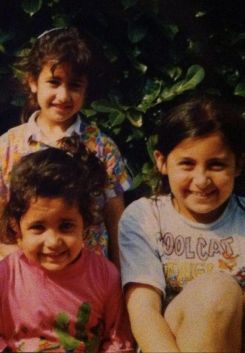 Zainab Hammoud with her two sisters visiting Sour in the summer of 1997 (Photo courtesy of Zainab Hammoud)