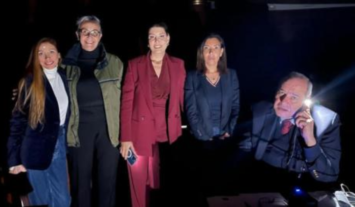 Les députés issus de la contestation populaire poursuivent leur sit-in au Parlement