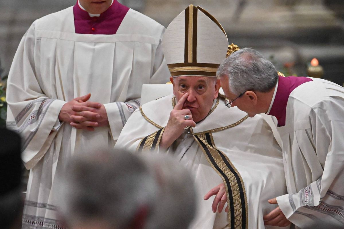 Ceux qui criminalisent l’homosexualité ont « tort », estime le pape François