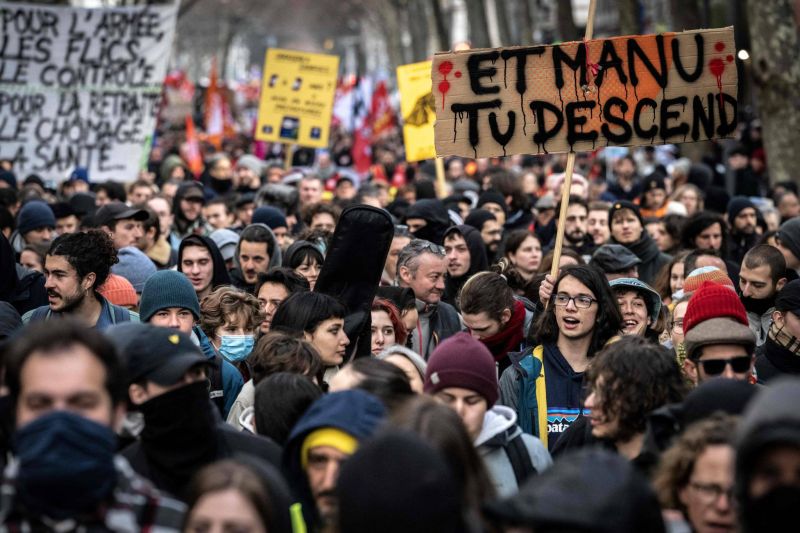 Des centaines de milliers de manifestants contre la réforme des retraites en France