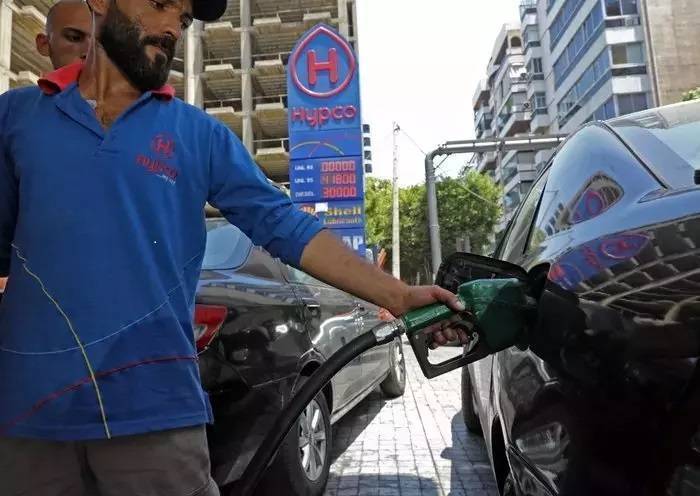 Fuel sellers demand pricing in dollars