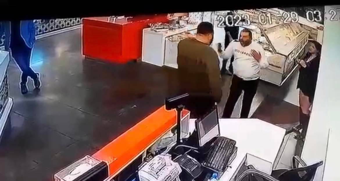 Fusillade dans une pâtisserie à Zouk Mosbeh : un blessé Fusillade dans une pâtisserie à Zouk Mosbeh : un blessé