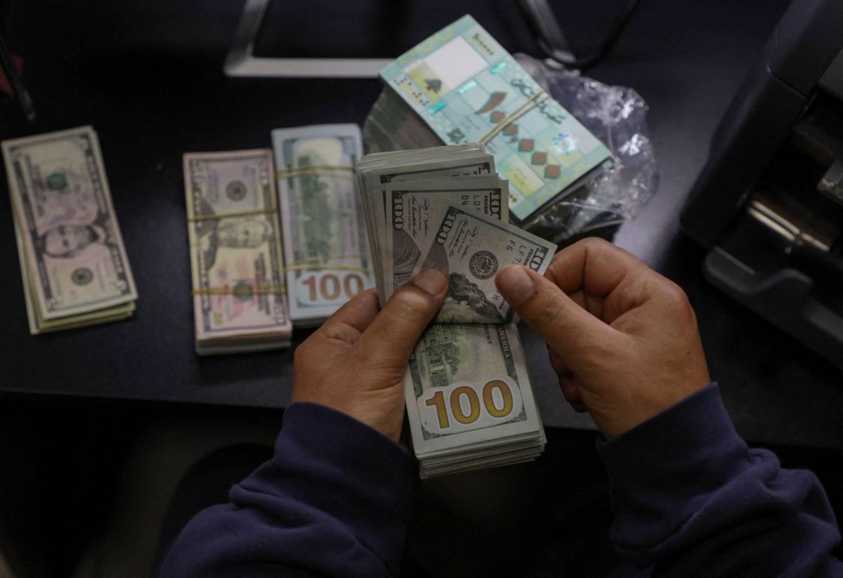 Le dollar à 64.000 LL sur le marché après une forte dévaluation officielle de la monnaie