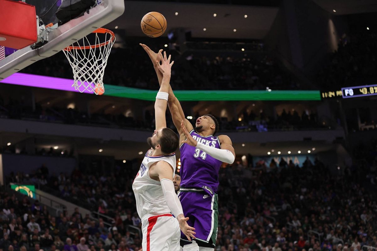 Giannis claque 54 points, les gifles ont failli partir entre Cavs et Grizzlies