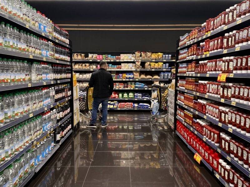 Transition to 'dollarization' in supermarkets postponed