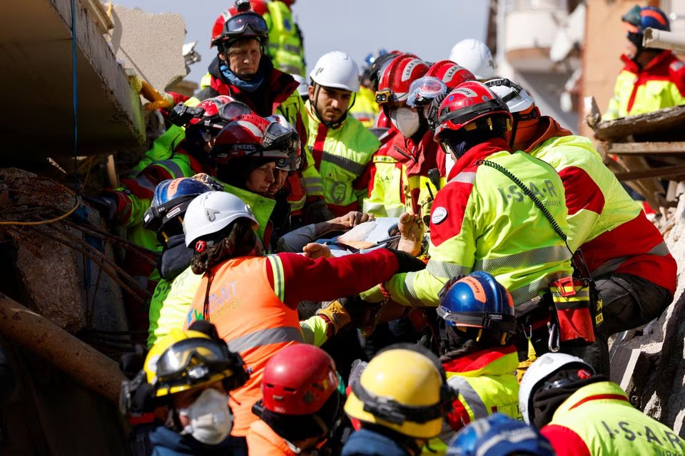 Turkish woman dies a day after her rescue