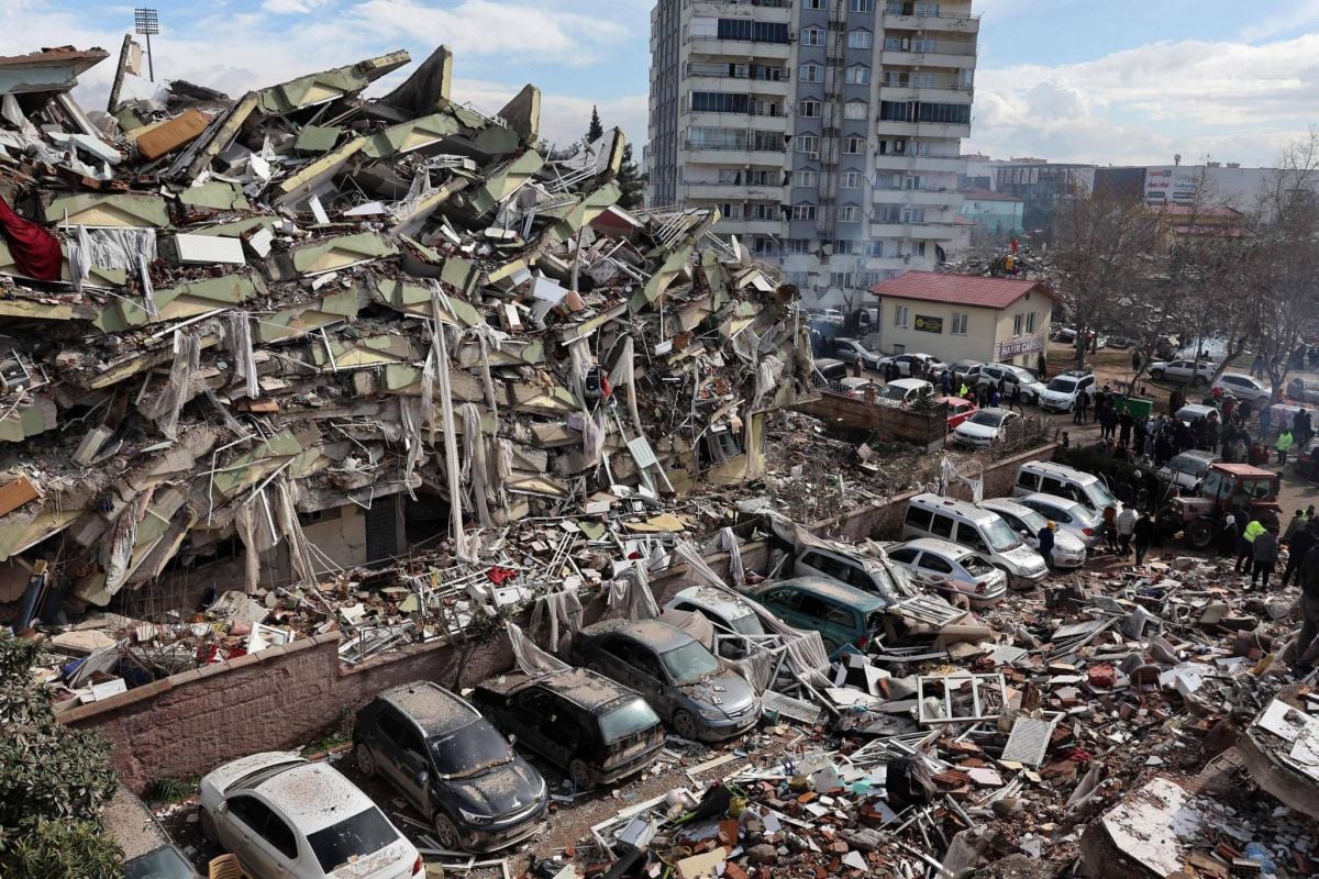 Lebanese man and son pulled alive from rubble in Turkey