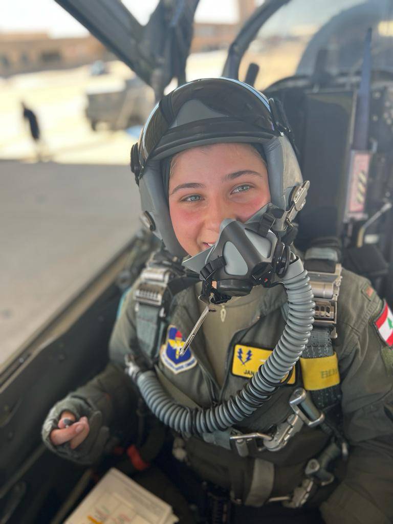 Jana Sader, première militaire libanaise à piloter un avion de combat