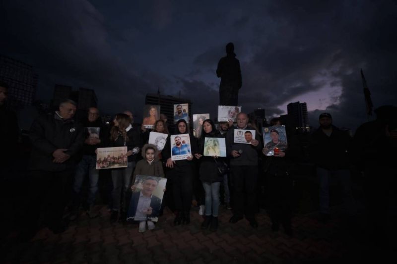 Sit-in des familles des victimes devant le port de Beyrouth, deux ans et demi après le drame