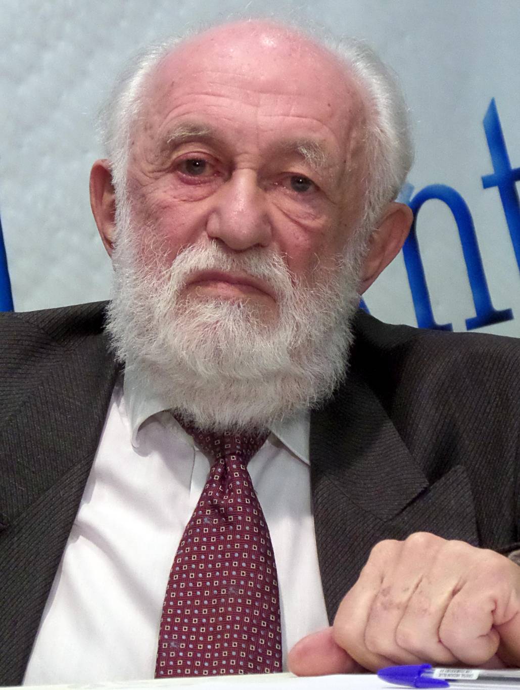 Lucien George, une grande figure du journalisme francophone au Liban, tire sa révérence