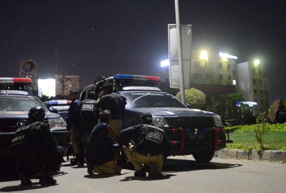 Une attaque contre un complexe de la police à Karachi revendiquée par les talibans