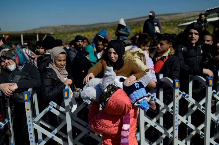 Après le séisme en Turquie, un déferlement de haine contre les réfugiés syriens Après le séisme en Turquie, un déferlement de haine contre les réfugiés syriens