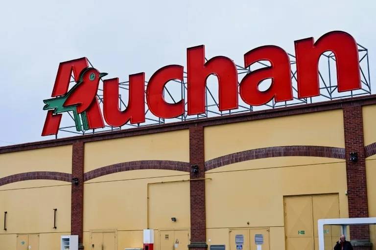 Auchan soupçonné d'avoir contribué à l'effort de guerre russe, la direction 