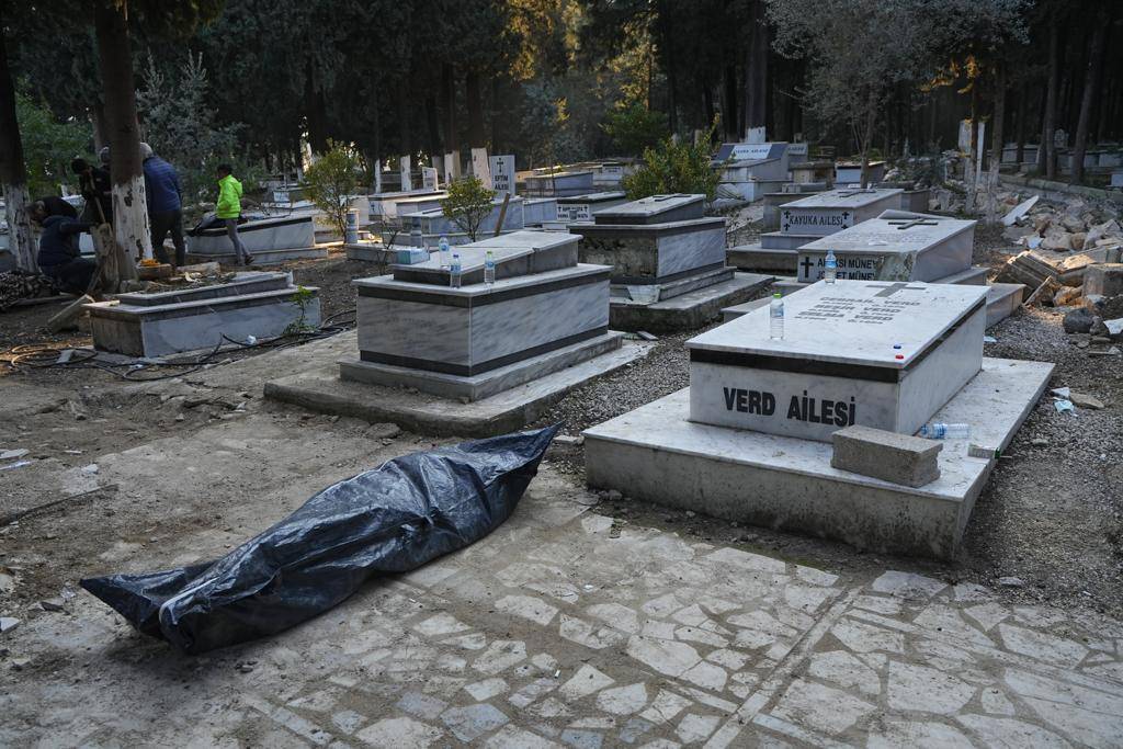 More than 30,000 killed in Turkey, Syria