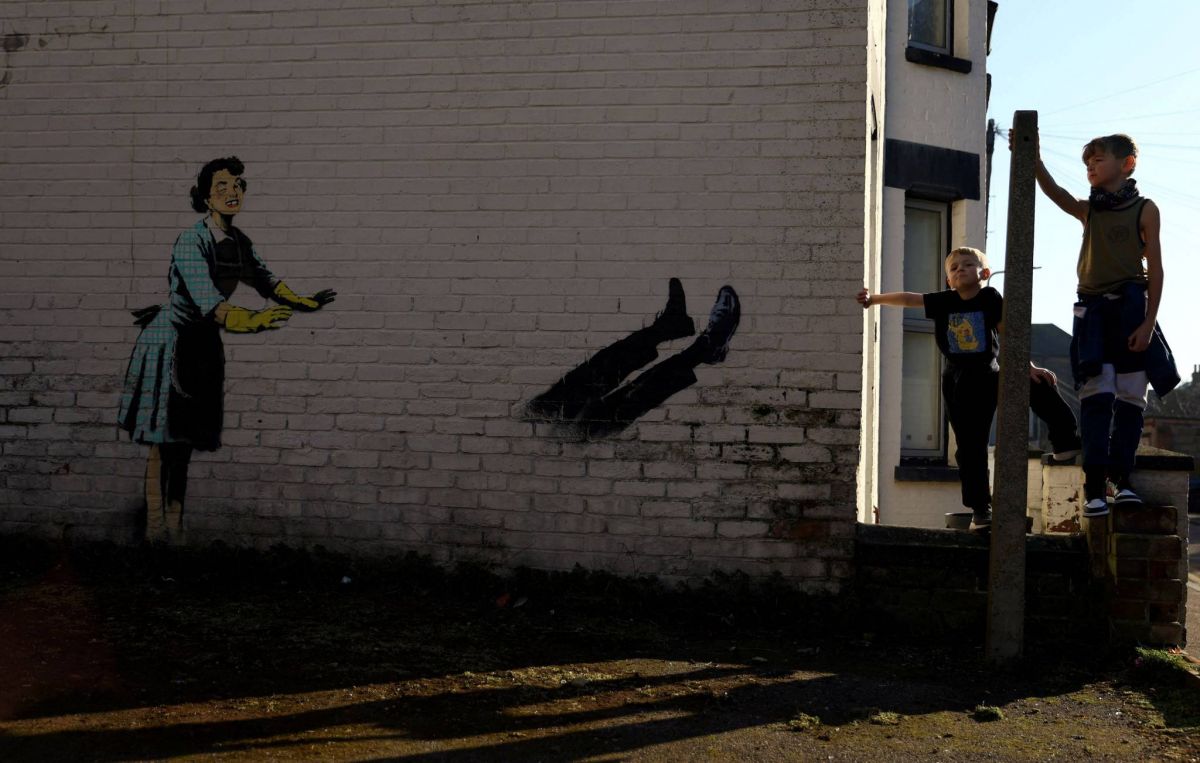 L'oeuvre de Banksy endommagée récupère une partie manquante et tout son sens