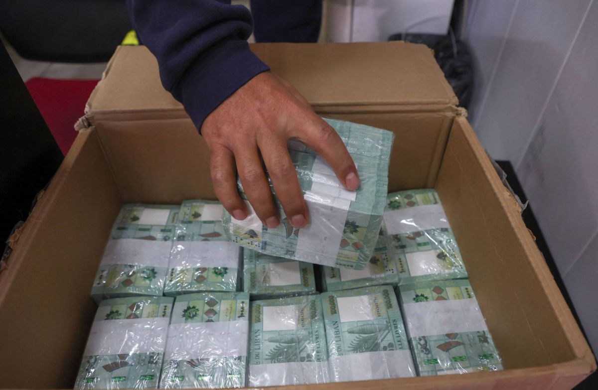 La livre sur des montagnes russes, la grève des banques maintenue