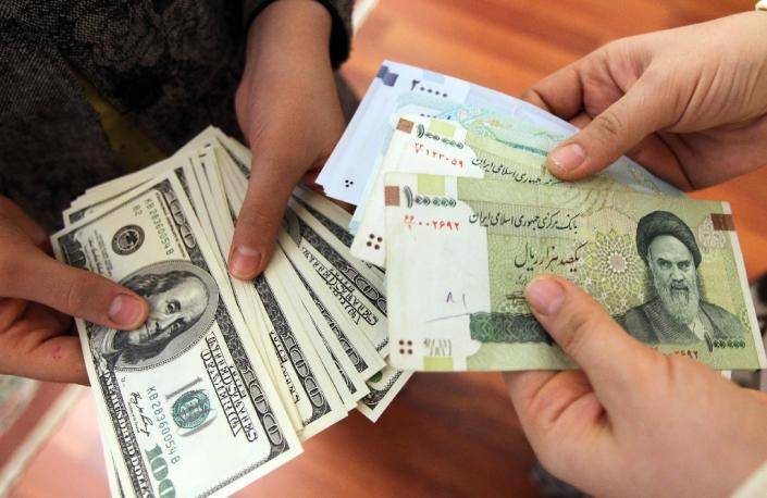 La monnaie nationale chute à un nouveau plus bas