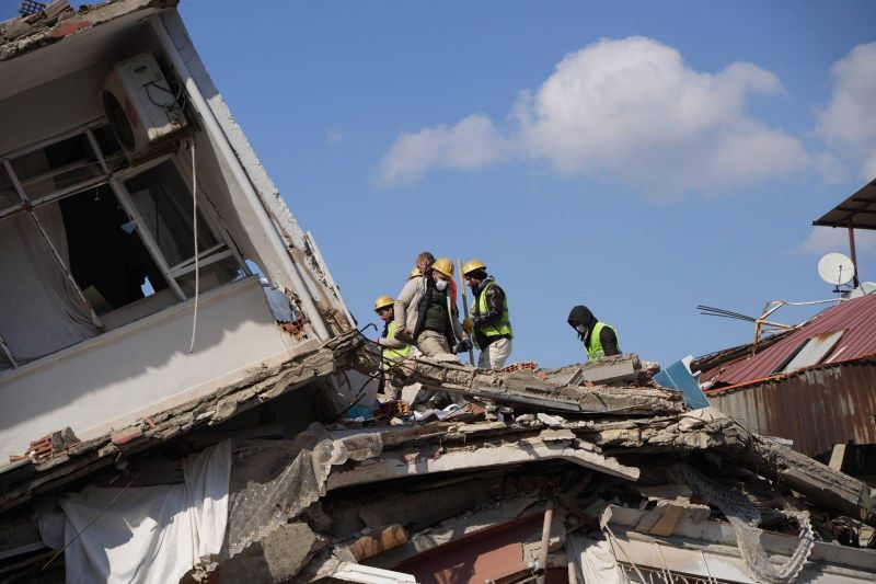 Earthquake death toll tops 33,000, Turkey starts legal action