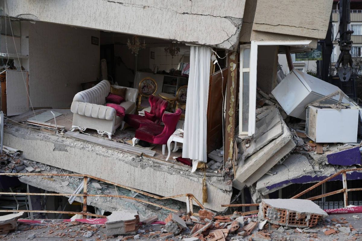 WFP boss criticizes authorities in northwest Syria for slowing quake aid