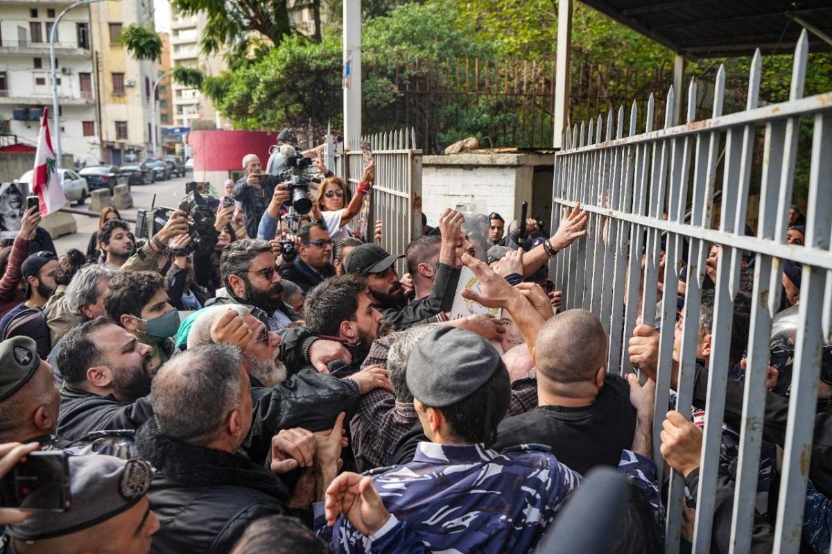 Five thawra activists released on bail