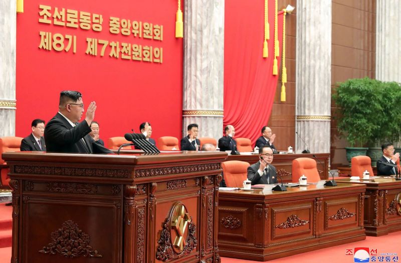 Kim Jong Un ouvre une réunion-clé sur l'agriculture, craintes de pénurie