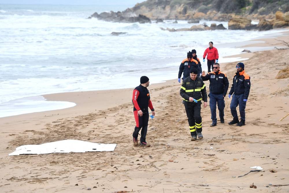 Naufrage : le bilan monte à 64 morts, trois passeurs interpellés
