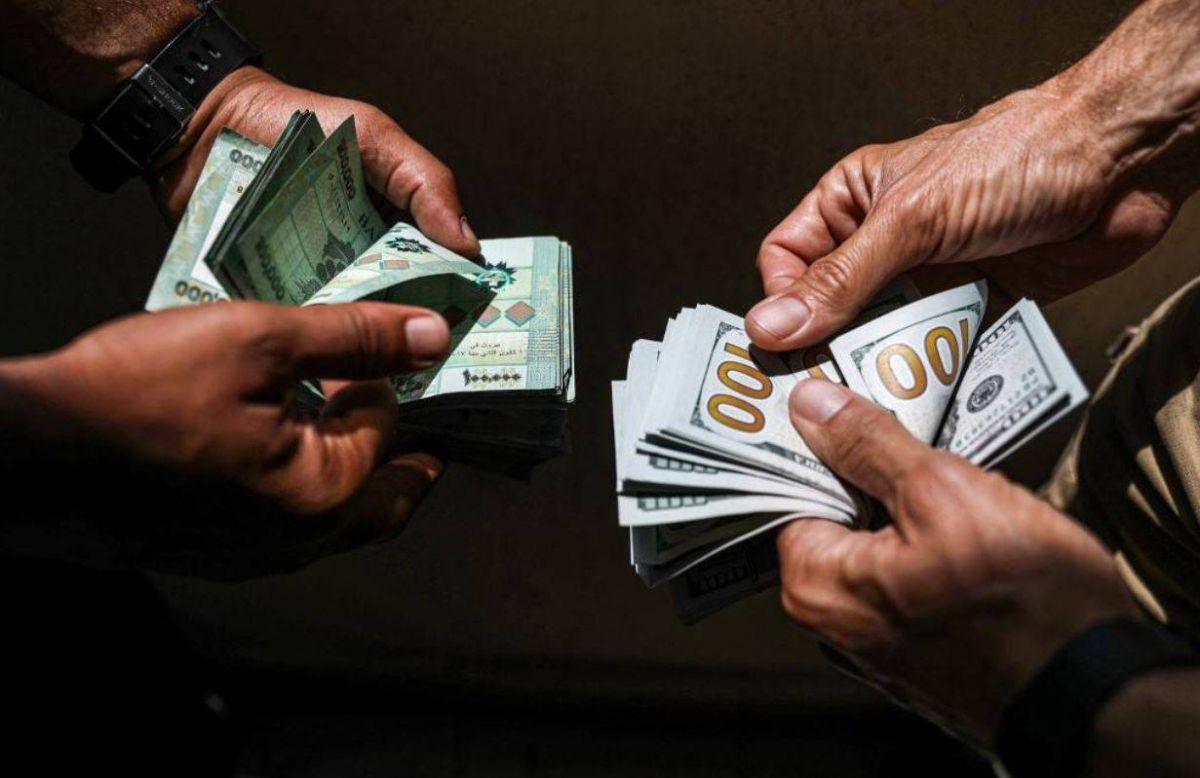 Dollar trades at over LL85,000 on the parallel market Dollar trades at over LL85,000 on the parallel market