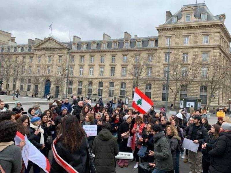 Demonstrators commemorate Beirut port explosion in Paris