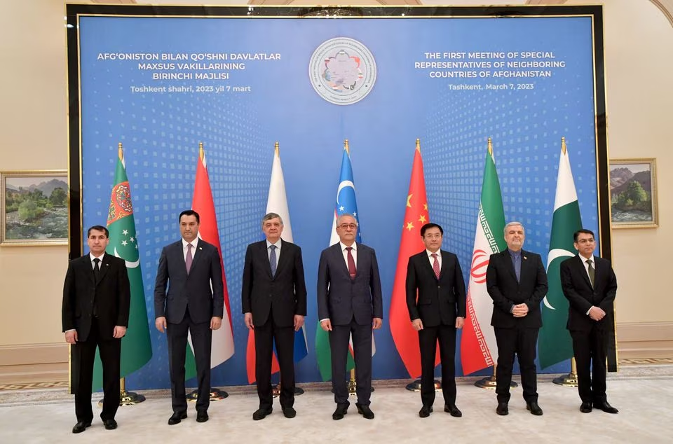 Russia, Afghanistan's neighbors set up club to discuss road to peace