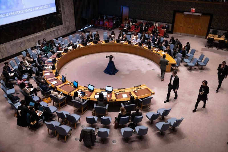 Les femmes premières victimes des guerres et sous-représentées dans les efforts de paix, indique l'ONU
