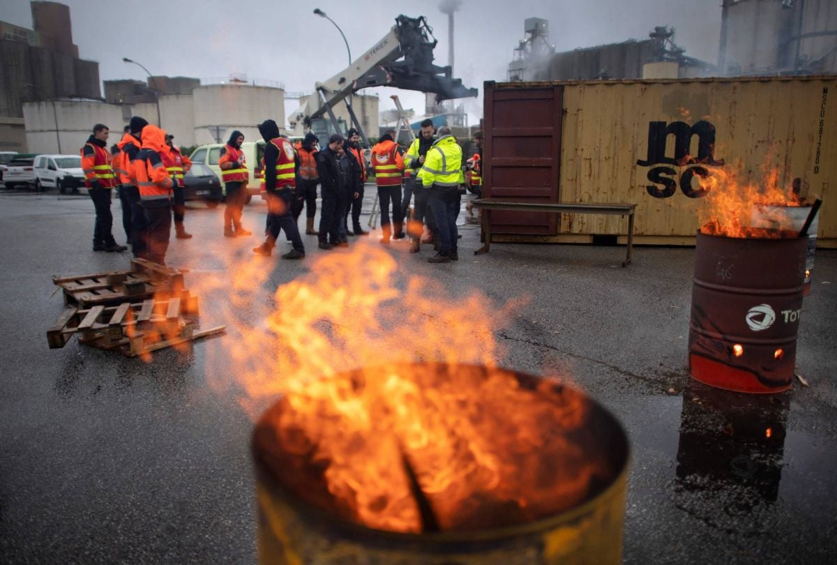 Réforme des retraites : la France toujours sous tension et dans l'incertitude