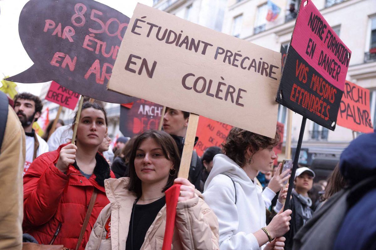 Le Sénat relève l’âge de départ à la retraite en France