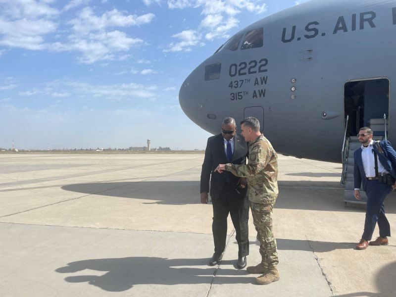 Visite surprise du ministre américain de la Défense