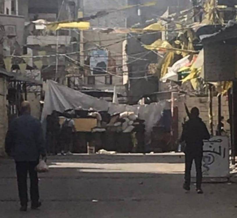 Regain de tensions à Aïn el-Héloué après le refus de remettre un suspect aux autorités