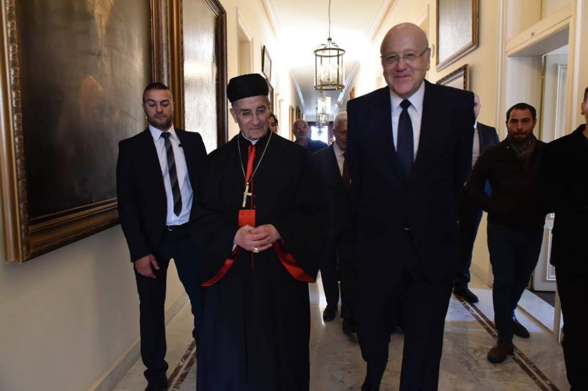 Reçu à Bkerké avant sa visite au Vatican, Mikati défend l'action de son gouvernement