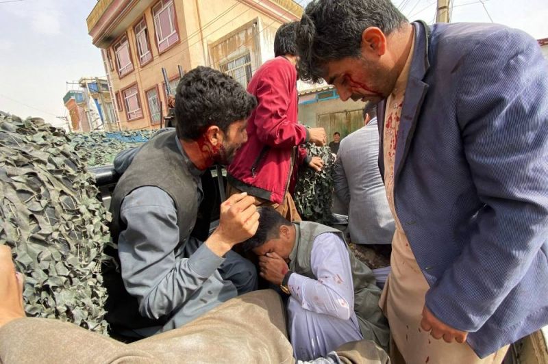 Un garde tué, cinq journalistes et trois enfants blessés dans une explosion